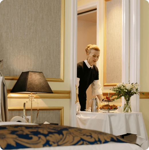 track-guests-hotel-UAE